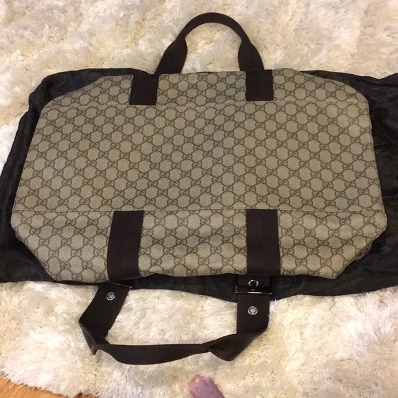 Gucci duffle bag, used only once! - Picture 4 of 8